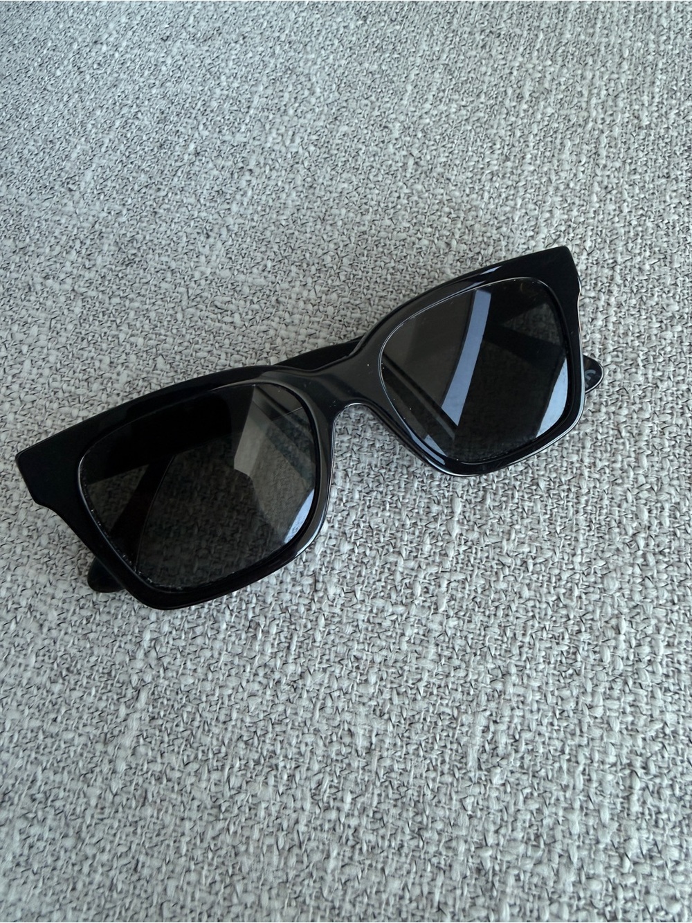 Unisex Black Cat-Eye Sunglasses
